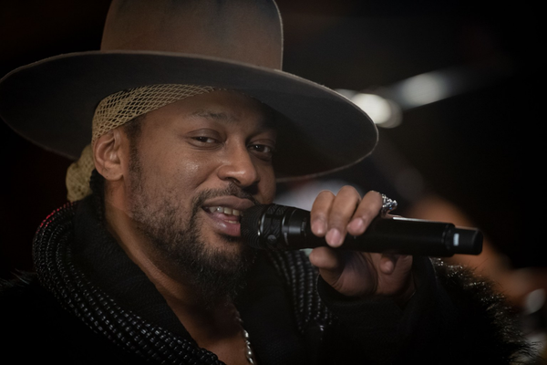 Beyoncé Pays Tribute to D’Angelo Following His Passing