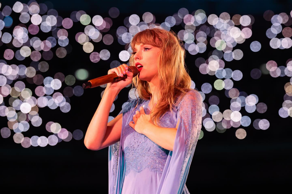 Only Taylor Swift Keeps Christmas Music From Completely Taking Over